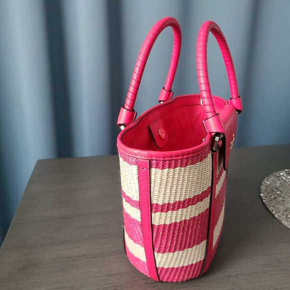 Like New - Kate Spade Straw Satchel  w/crossbody strap - Picture 6 of 16